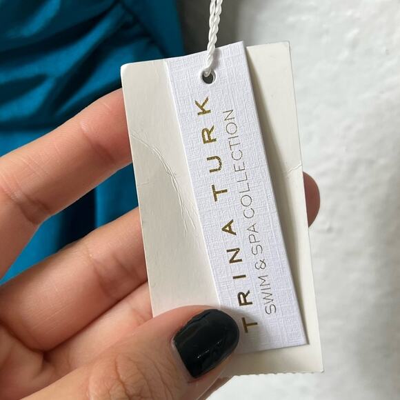 TRINA TURK SOLID WRAP FRONT ONE PIECE WOMEN SWIMSUIT SIZE 0 NEW WITH TAGS - Picture 3 of 4